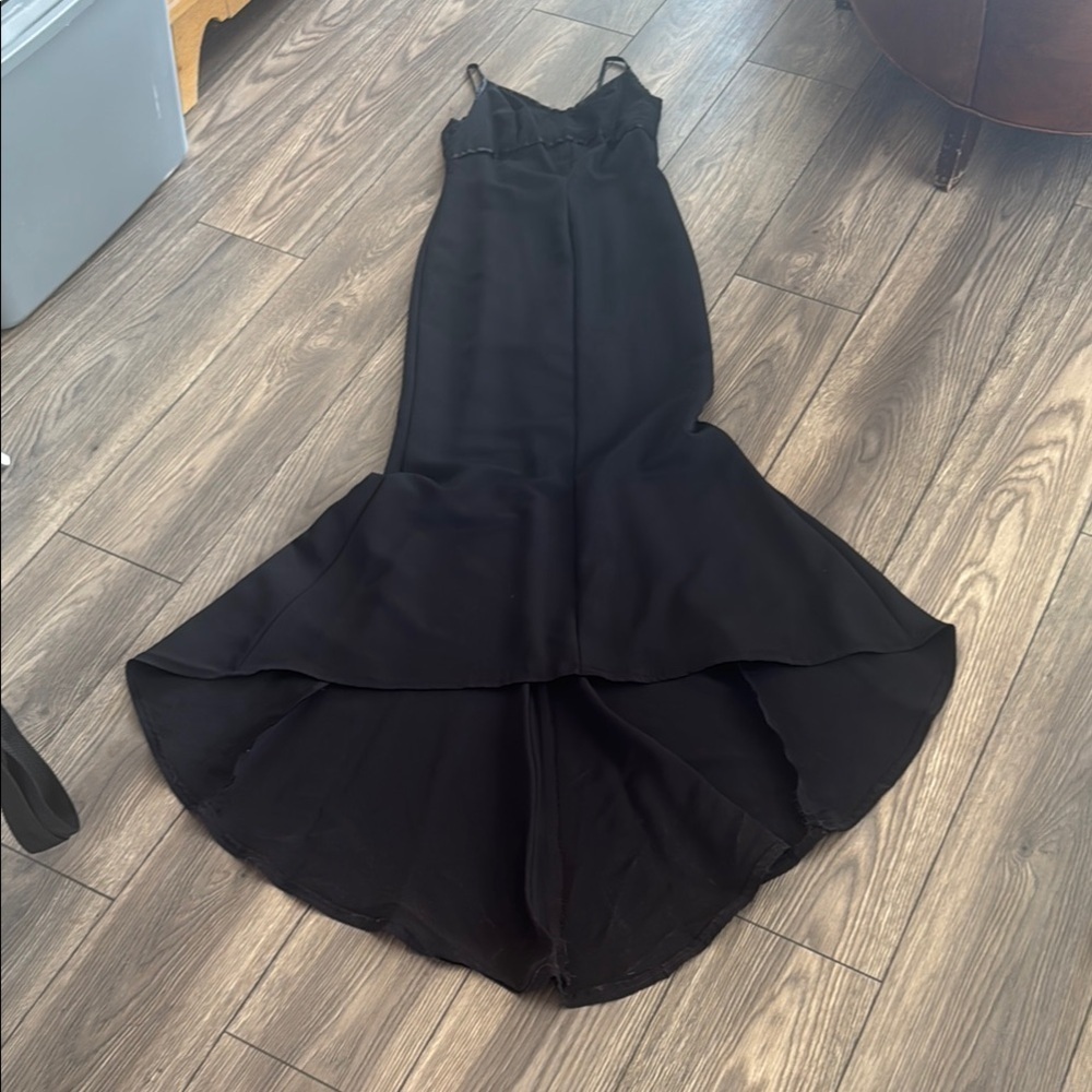 Elegant Black Evening Gown with a train XS